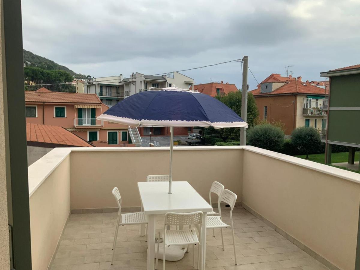 Casa Vacanze Romeo Pietra Ligure Exterior photo
